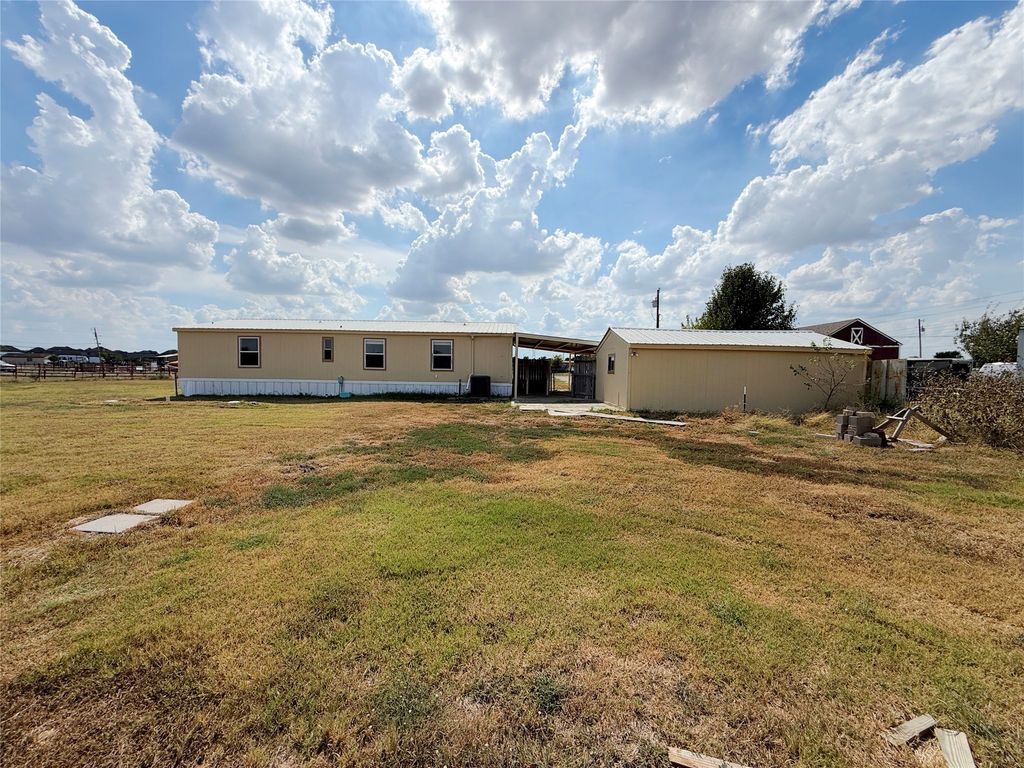 4116 Cherry Ridge Lane, Joshua, TX 76058 — photo 2