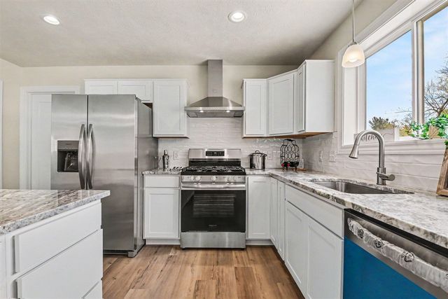 7884 Cannonsburg Rd, Rockford, MI 49341