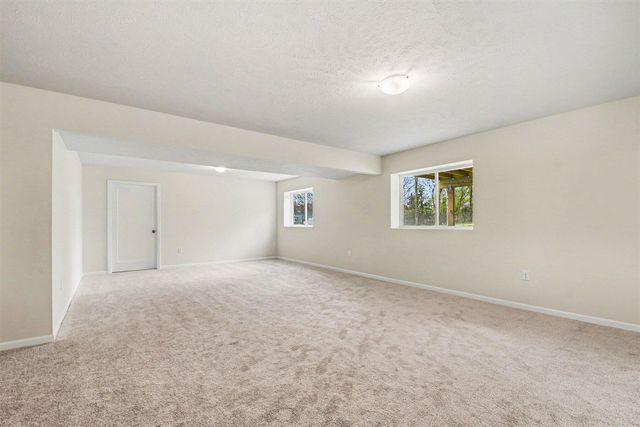 7884 Cannonsburg Rd, Rockford, MI 49341