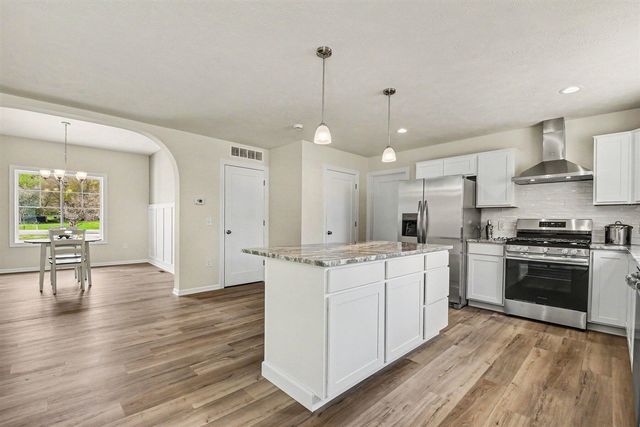 7884 Cannonsburg Rd, Rockford, MI 49341