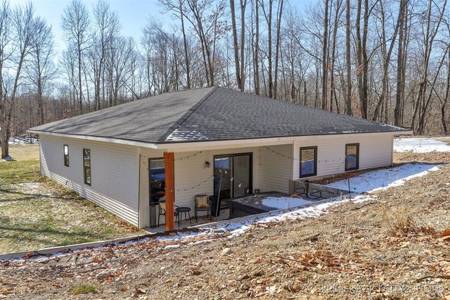 11300 Apache Wells Court, Stanwood, MI 49346