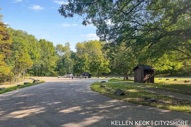 11300 Apache Wells Court, Stanwood, MI 49346