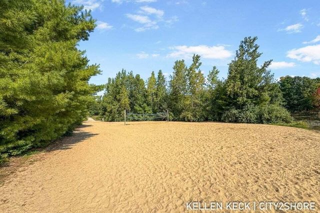 11300 Apache Wells Court, Stanwood, MI 49346