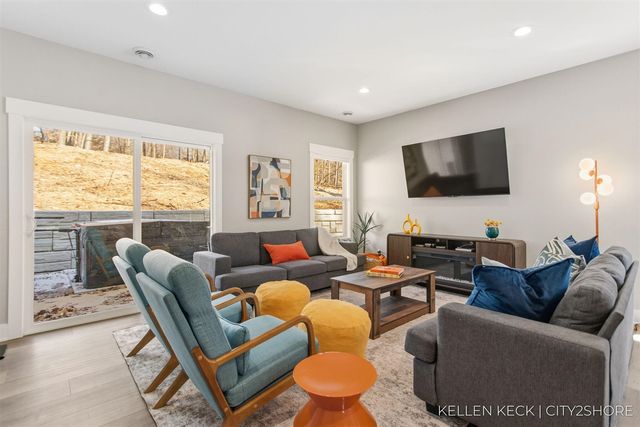 11300 Apache Wells Court, Stanwood, MI 49346