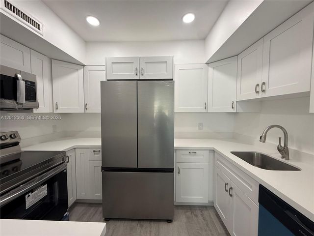 3505 S Ocean Dr 310, Hollywood, FL 33019
