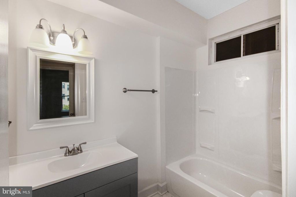 3901 CATHEDRAL AVE NW #201, Washington, DC 20016