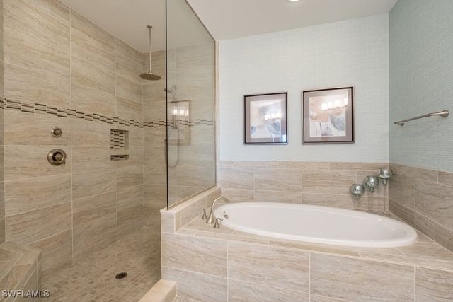 16444 CARRARA WAY 7-301, Naples, FL 34110