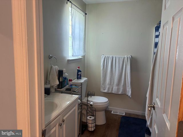 30 COUNTRY LN, Voorhees, NJ 08043