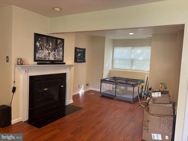 30 COUNTRY LN, Voorhees, NJ 08043