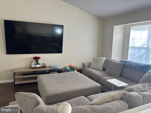 30 COUNTRY LN, Voorhees, NJ 08043