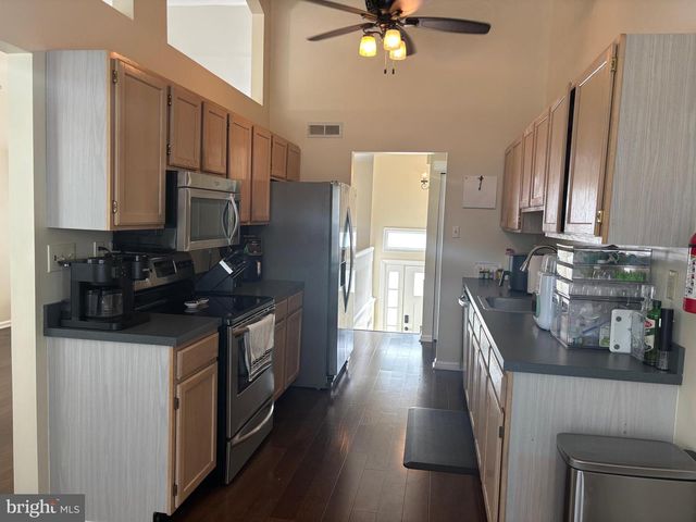 30 COUNTRY LN, Voorhees, NJ 08043