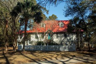 715 Ramshorn Lane, Mcclellanville, SC 29458