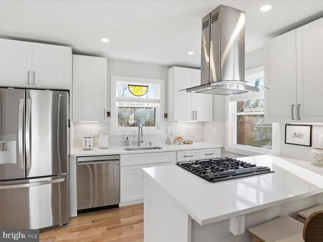 1111 ANACOSTIA RD SE, Washington, DC 20019