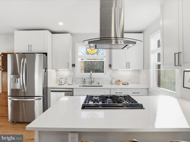 1111 ANACOSTIA RD SE, Washington, DC 20019