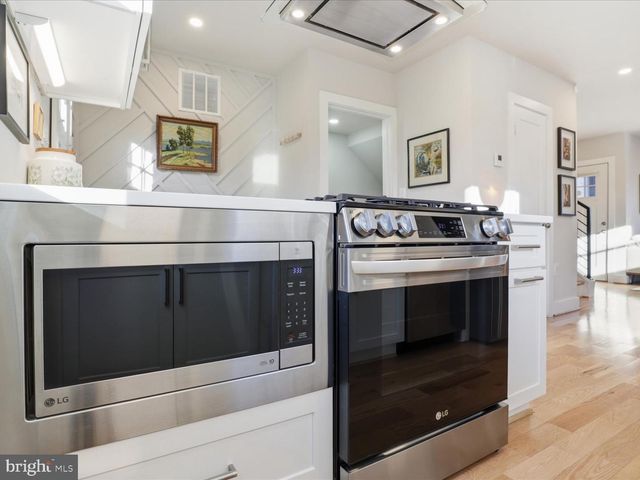 1111 ANACOSTIA RD SE, Washington, DC 20019