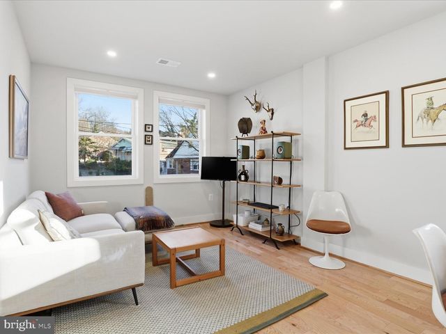 1111 ANACOSTIA RD SE, Washington, DC 20019