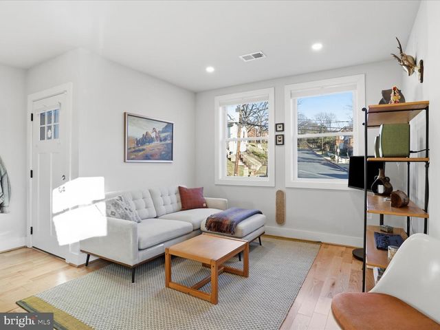 1111 ANACOSTIA RD SE, Washington, DC 20019