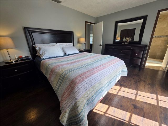 9410 NW 14th Street, Pembroke Pines, FL 33024