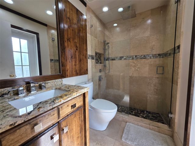 9410 NW 14th Street, Pembroke Pines, FL 33024