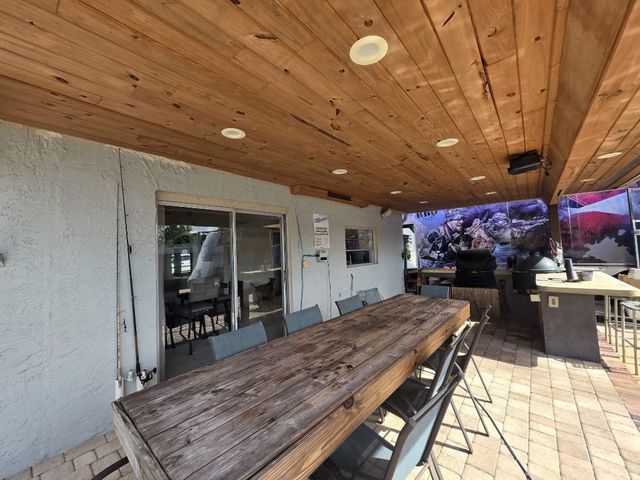 9410 NW 14th Street, Pembroke Pines, FL 33024