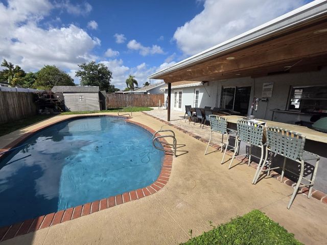 9410 NW 14th Street, Pembroke Pines, FL 33024