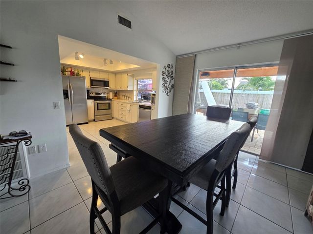 9410 NW 14th Street, Pembroke Pines, FL 33024