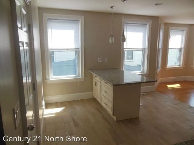 5 Pearl Street 1, Salem, MA 01970