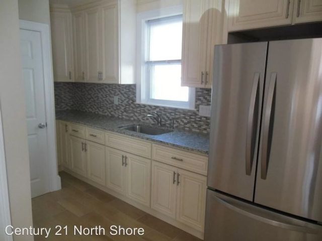 5 Pearl Street 1, Salem, MA 01970