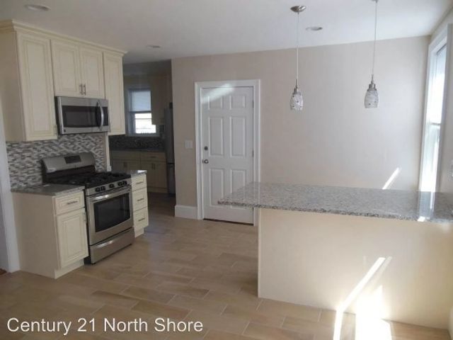 5 Pearl Street 1, Salem, MA 01970