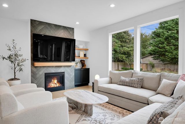 33018 SE 42nd Place, Fall City, WA 98024