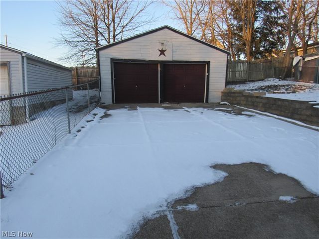 595 Flora Avenue, Akron, OH 44314