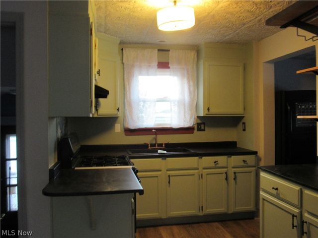 595 Flora Avenue, Akron, OH 44314