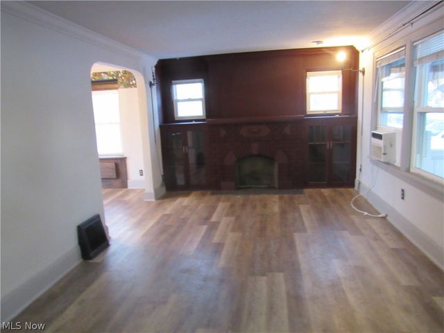 595 Flora Avenue, Akron, OH 44314