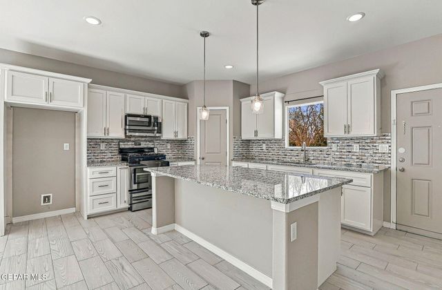 11607 Valle Bonito Road, Socorro, TX 79927
