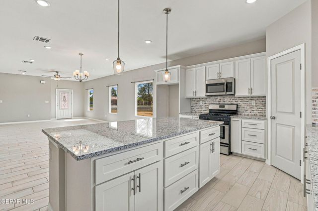 11607 Valle Bonito Road, Socorro, TX 79927