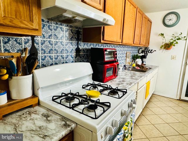 239 PEARL ST, Reading, PA 19602