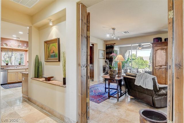 5152 Vincitor Street, Las Vegas, NV 89135