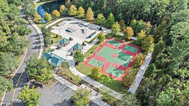 327 REDWOOD Lane, St. Johns, FL 32259