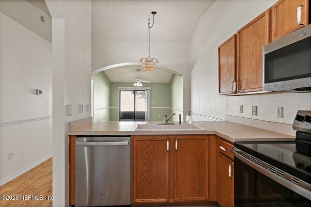 327 REDWOOD Lane, St. Johns, FL 32259