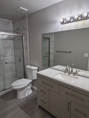 5660 W Tenaya Avenue, Fresno, CA 93722