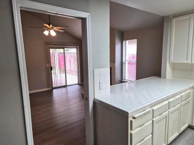 5660 W Tenaya Avenue, Fresno, CA 93722