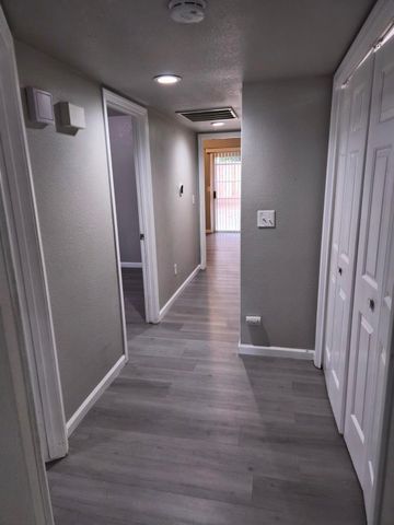 5660 W Tenaya Avenue, Fresno, CA 93722