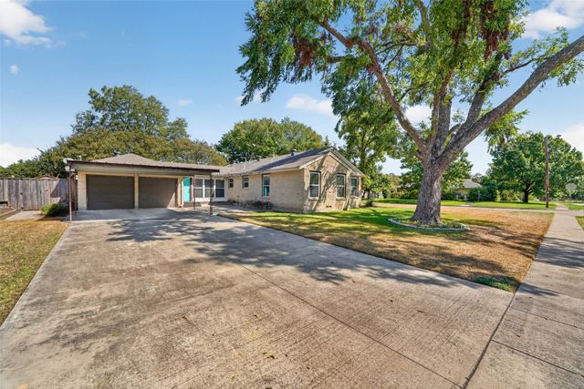 9733 Edgelake Drive, Dallas, TX 75218
