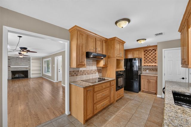 9733 Edgelake Drive, Dallas, TX 75218