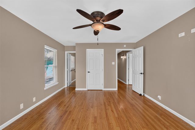 9733 Edgelake Drive, Dallas, TX 75218