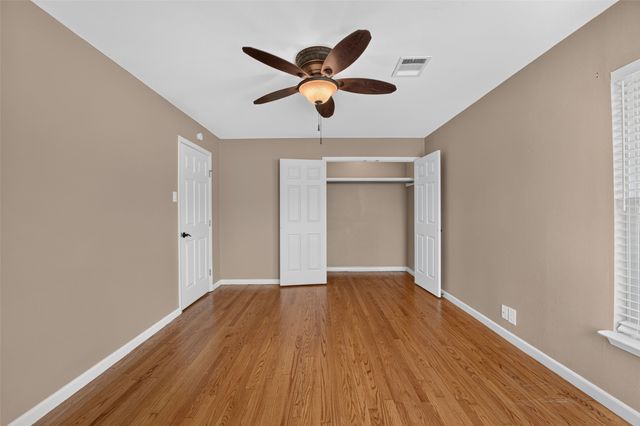 9733 Edgelake Drive, Dallas, TX 75218