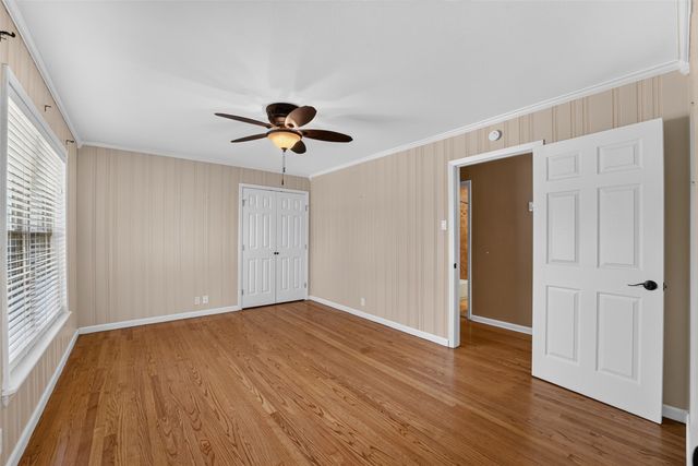 9733 Edgelake Drive, Dallas, TX 75218