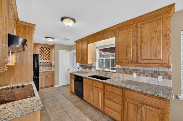 9733 Edgelake Drive, Dallas, TX 75218