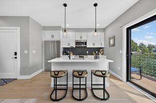 82 Moore St 5, Boston, MA 02128