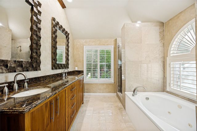 316 Riverwalk Lane, Irving, TX 75063